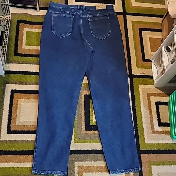 Lee Riders Women's Plus Jeans Relaxed Fit size 18W 5-Pocket Design Style 1301866 - Picture 2 of 14